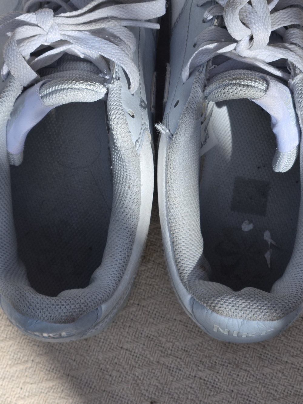 Nike Men’s Low-Top Sneakers in Light Blue/White - Picture 4 of 6